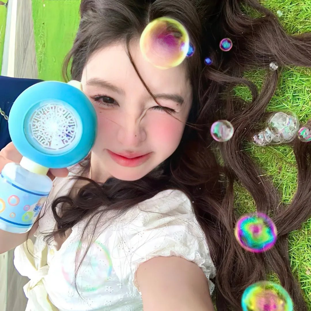 侧颜 封面